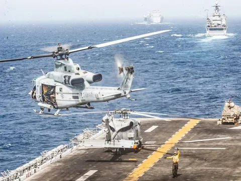 Mỹ phá hủy máy bay không người lái của Iran ở eo biển Hormuz