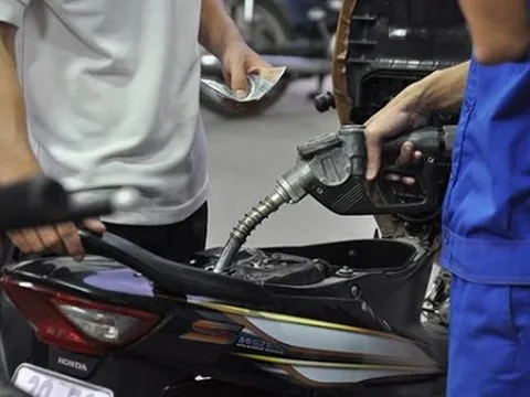 Phạt tới 50 triệu đồng đối với hành vi tự ý điều chỉnh giá xăng