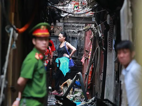 Vụ cháy ở đường Đê La Thành (Hà Nội): Xóm trọ bất ngờ bùng cháy lại