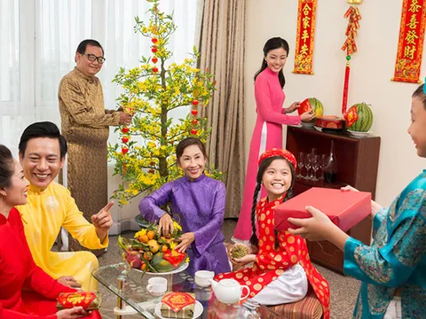 Tuổi nào hợp xông đất, xông nhà, mở hàng đầu năm Kỷ Hợi 2019?