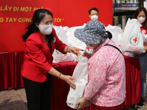 Chủ tịch Hội Chữ thập đỏ Việt Nam thăm hỏi các Hội quốc gia bị ảnh hưởng bởi dịch Covid-19