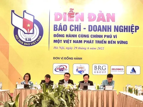 Báo chí – doanh nghiệp đồng hành cùng Chính phủ  vì một Việt Nam phát triển thịnh vượng