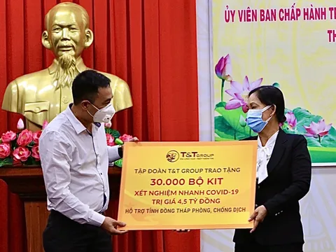 T&T Group trao tặng 140.000 bộ kit test nhanh COVID-19 và 150 tấn gạo hỗ trợ một số tỉnh phía Nam chống dịch
