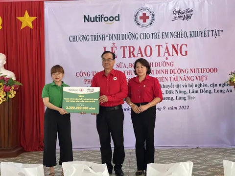 Hội Chữ thập đỏ Việt Nam phối hợp cùng Nutifood thực hiện trao quà dinh dưỡng tại 7 tỉnh và 2 trung tâm nhân đạo