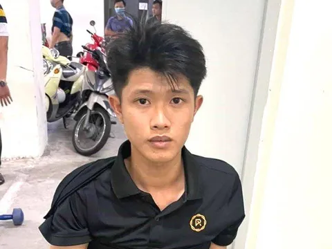 Bị yêu cầu dừng xe, nam thanh niên tông gãy chân CSGT