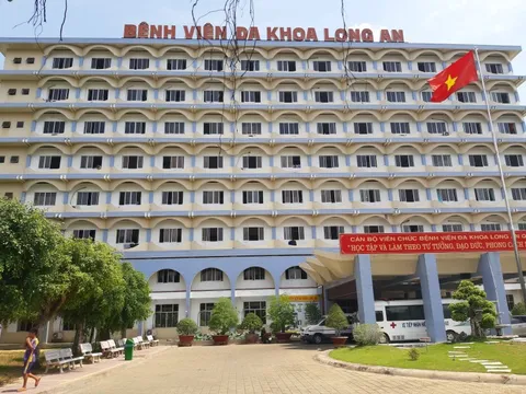 Truy tìm 6 thanh niên xông vào khoa cấp cứu truy sát bệnh nhân