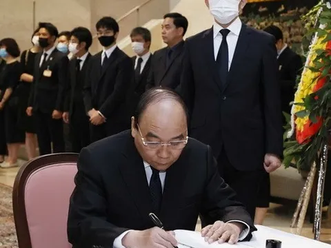 Chủ tịch nước Nguyễn Xuân Phúc lên đường sang Nhật Bản dự Lễ Quốc tang cố Thủ tướng Nhật Bản Abe Shinzo