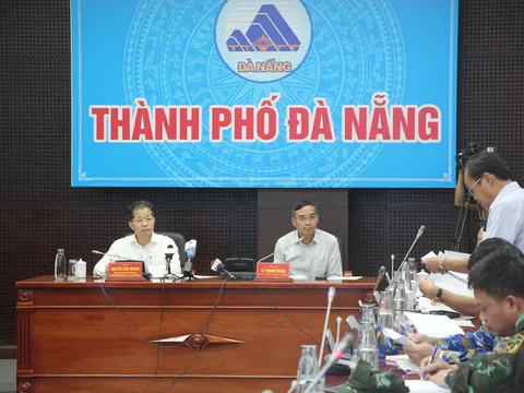 Đà Nẵng: Tạm dừng họp chợ, người lao động nghỉ làm để chống bão Noru