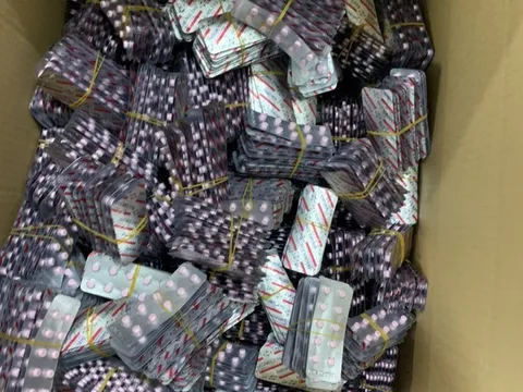 Phát hiện cơ sở sản xuất thuốc giả quy mô lớn ở huyện ngoại thành Hà Nội