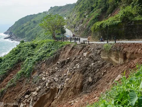 Bán đảo Sơn Trà sạt lở nghiêm trọng sau trận mưa lũ lịch sử