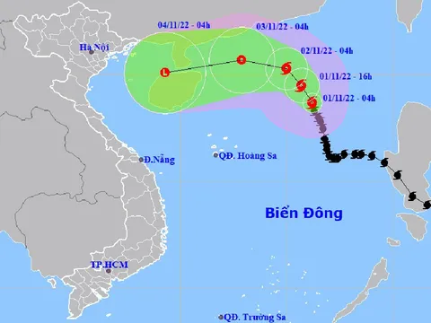 Bão số 7 giật cấp 14 "quần thảo" Biển Đông