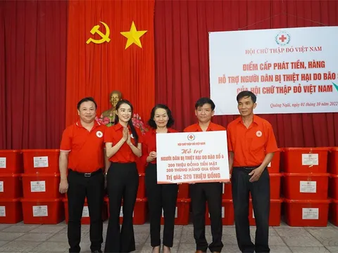 "Tin ở hoa hồng”