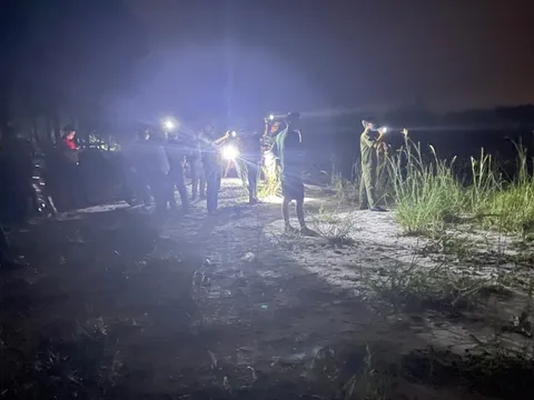 Bình Dương: Chìm ghe ở hồ khai thác cao lanh khiến 1 người tử vong