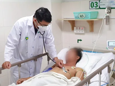 Giành giật sự sống cho tài xế xe tải bị nhồi máu cơ tim nguy kịch