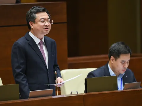 Bộ trưởng Xây dựng lý giải nguyên nhân “ngập từ núi cao Lào Cai đến ven biển Cần Thơ”