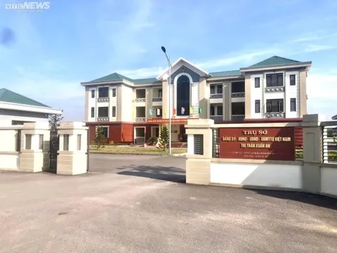 Hà Tĩnh: Buộc thôi việc cán bộ địa chính nhận "bồi dưỡng" 200 triệu đồng của dân