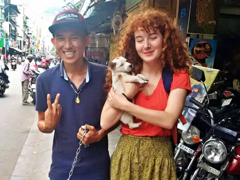 'Bầy con' đặc biệt được chàng trai dạy tiếng Anh, khách Tây yêu quý