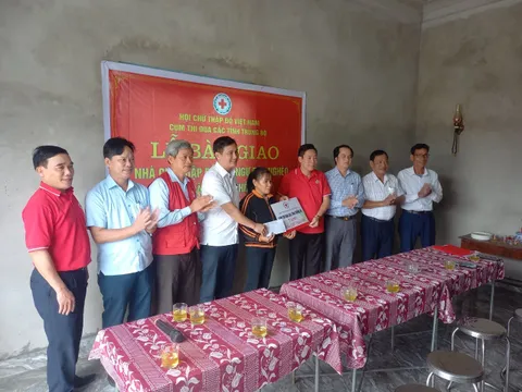 Hội Chữ thập đỏ tỉnh Hà Tĩnh bàn giao nhà cho ngư dân nghèo, khó khăn