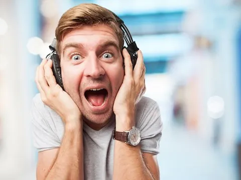 Hơn 1 tỷ người có nguy cơ mất thính giác vì nghe nhạc quá to