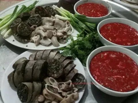 Người đàn ông có khối u chiếm gần hết ruột vì sở thích uống rượu, ăn tiết canh