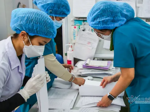 Người dân hết ‘đau đầu’ để dịch chữ bác sĩ