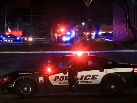 Mỹ: Xả súng tại một hộp đêm đồng tính, khiến 23 người thương vong