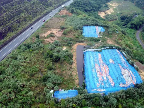 Để rác bủa vây khắp nơi, Chủ tịch TP Hòa Bình nói 'rất xấu hổ'