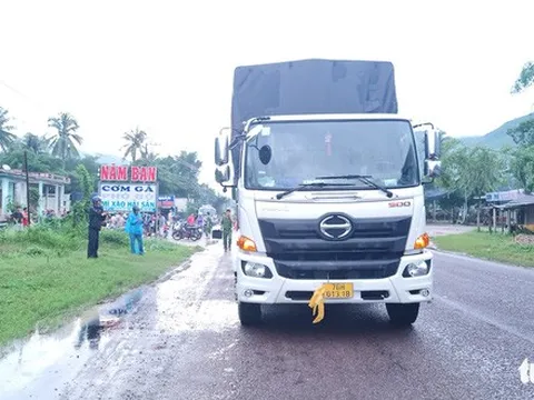 Tai nạn thương tâm làm 3 mẹ con chết ở Phú Yên: Tài xế khai lùi xe lấy điện thoại