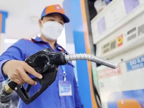 Giá xăng có thể giảm khoảng 500 đồng/lít vào ngày 1/12