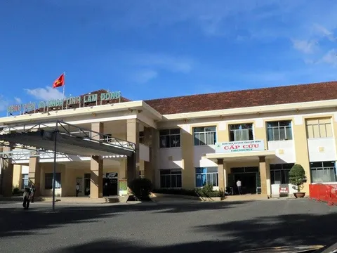 Lâm Đồng: Một người tử vong, 5 người nhập viện sau khi uống rượu tại rẫy