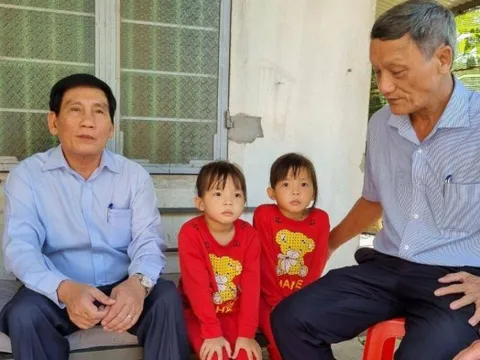 Xót xa chồng tử vong vì TNGT, 5 mẹ con dắt díu nhau trong nỗi khốn khó