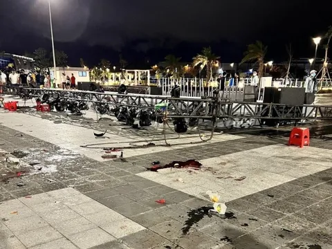 Bình Dương: Xác định nguyên nhân vụ sập dàn đèn sân khấu nhạc nước