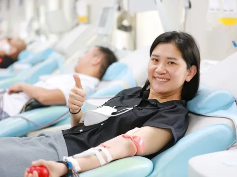 Giọt máu quý trao người: Bạn 'Chuối' Thái Lan đến Việt Nam hiến máu giúp người bệnh