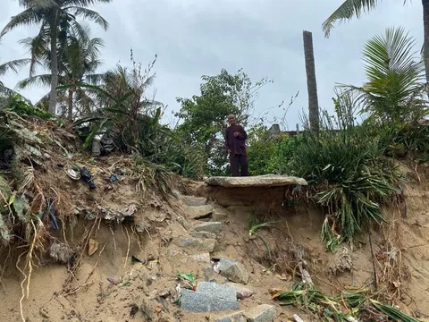 Công bố tình huống khẩn cấp về sạt lở bờ biển Phổ Thạnh, Quảng Ngãi