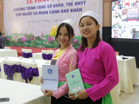 BHXH Việt Nam: Phát động Chương trình tặng sổ BHXH, thẻ BHYT  cho người có hoàn cảnh khó khăn