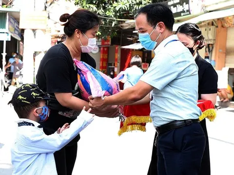 Hà Nội đã dành hơn 10,6 nghìn tỷ đồng hỗ trợ đối tượng gặp khó khăn do COVID-19