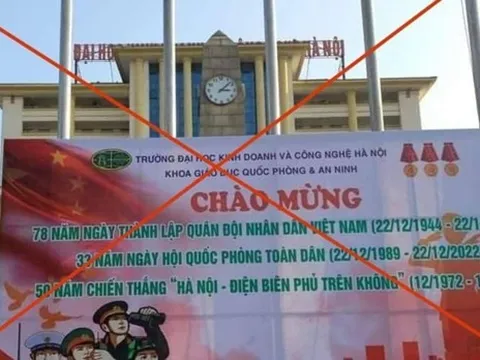 Đình chỉ 2 cán bộ trường đại học treo pano in hình cờ Trung Quốc