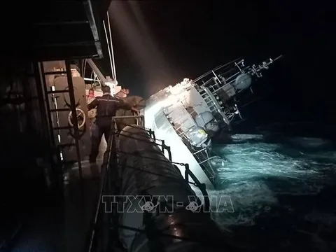 Thái Lan: Tàu Hải quân bị chìm do mưa bão, 29 thuỷ thủ vẫn mất tích