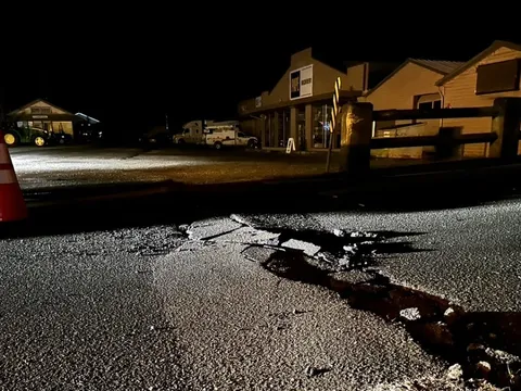 Động đất tại California khít ít nhất 13 người thương vong, mất điện diện rộng