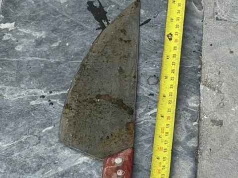 Hà Nội: Cán bộ Công an quận Hoàn Kiếm bị đâm tại trụ sở đã tử vong