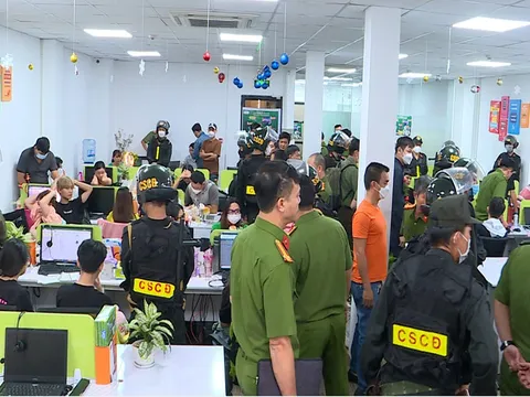 TP Hồ Chí Minh: Bắt giữ 86 người liên quan đường dây lừa đảo qua mạng