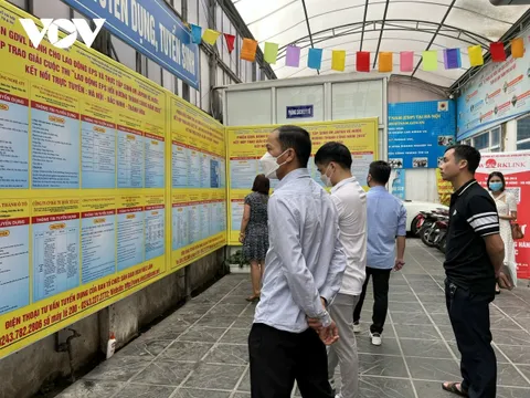 Cần nhiều giải pháp cấp bách phục hồi thị trường lao động trong năm 2023