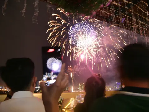 TP.HCM tổ chức bắn pháo hoa tại 6 điểm đón Tết Quý Mão