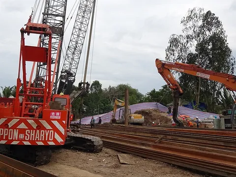 Ngày thứ 9 chuẩn bị công tác đưa thi thể bé trai 10 tuổi rơi xuống trụ bê tông 35m