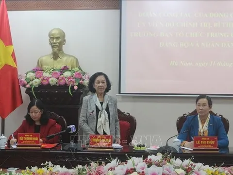 Chăm lo Tết cho người có công và người nghèo