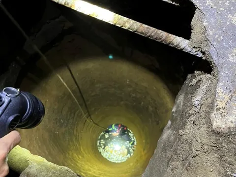 Đắk Lắk: Kịp thời giải cứu 2 cha con rơi xuống giếng sâu 20 m