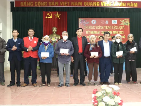 Hội Chữ thập đỏ tỉnh Phú Thọ: Tặng 400 suất quà Tết cho người nghèo, khó khăn