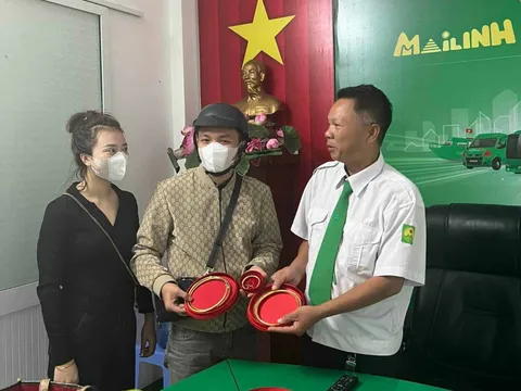 Đắk Lắk: Lái xe taxi trả lại khách bỏ quên 1,8 cây vàng