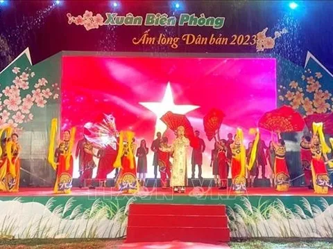 Quảng Bình: Ấm áp nghĩa tình Xuân biên giới