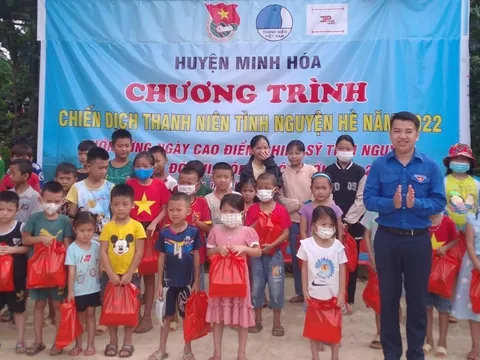 Bác sĩ trẻ “bỏ phố về quê” vì những người bệnh nghèo cùng cực